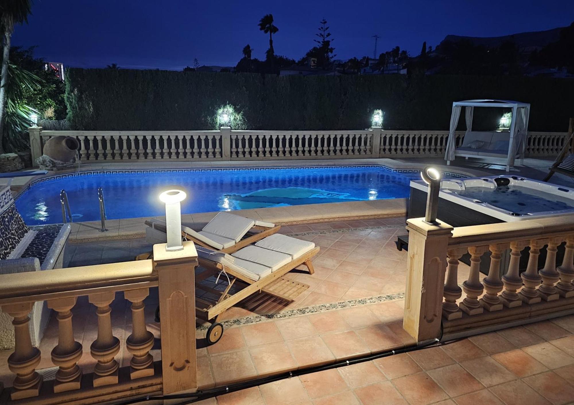 Luxury Villa - Pool, Hot Tub, Aircon, Tvs, Home Cinema, Office, Gbit Internet, Sports Equipment กัลเป ภายนอก รูปภาพ