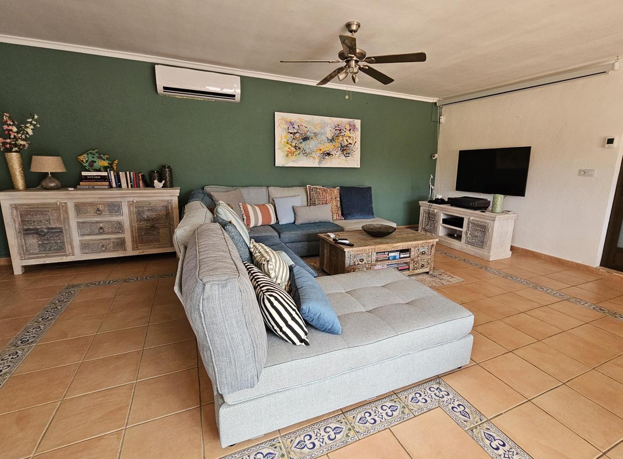 Luxury Villa - Pool, Hot Tub, Aircon, Tvs, Home Cinema, Office, Gbit Internet, Sports Equipment กัลเป ภายนอก รูปภาพ