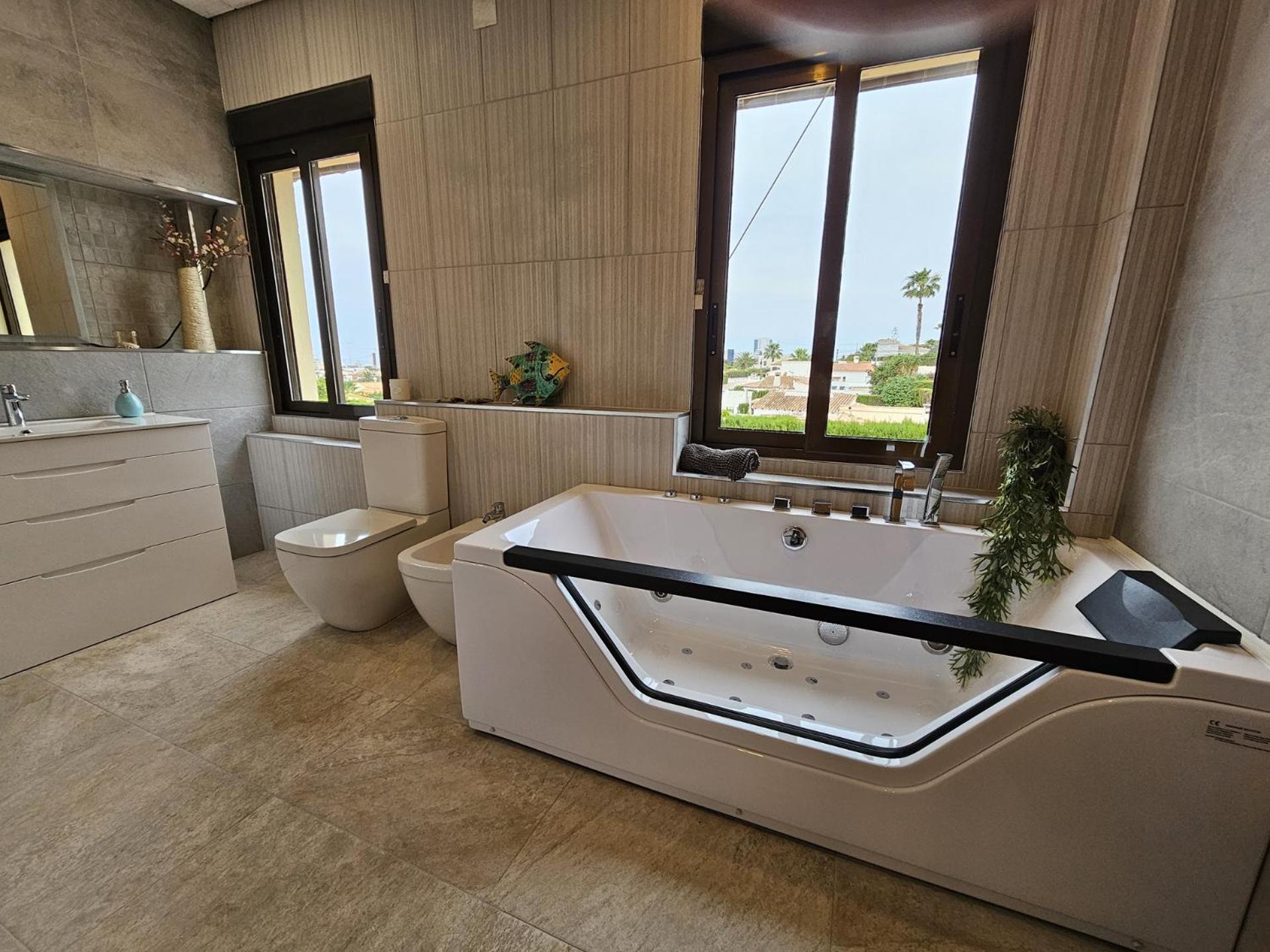 Luxury Villa - Pool, Hot Tub, Aircon, Tvs, Home Cinema, Office, Gbit Internet, Sports Equipment กัลเป ภายนอก รูปภาพ